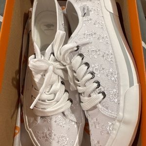 Rocket dog Jumpin Palmetto Eyelet Cotton Sneakers